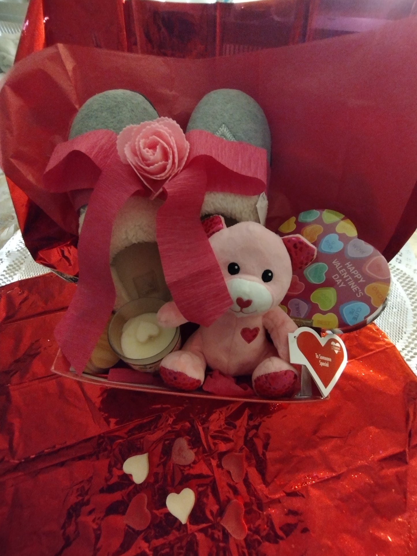 Okey valentine day gift basket