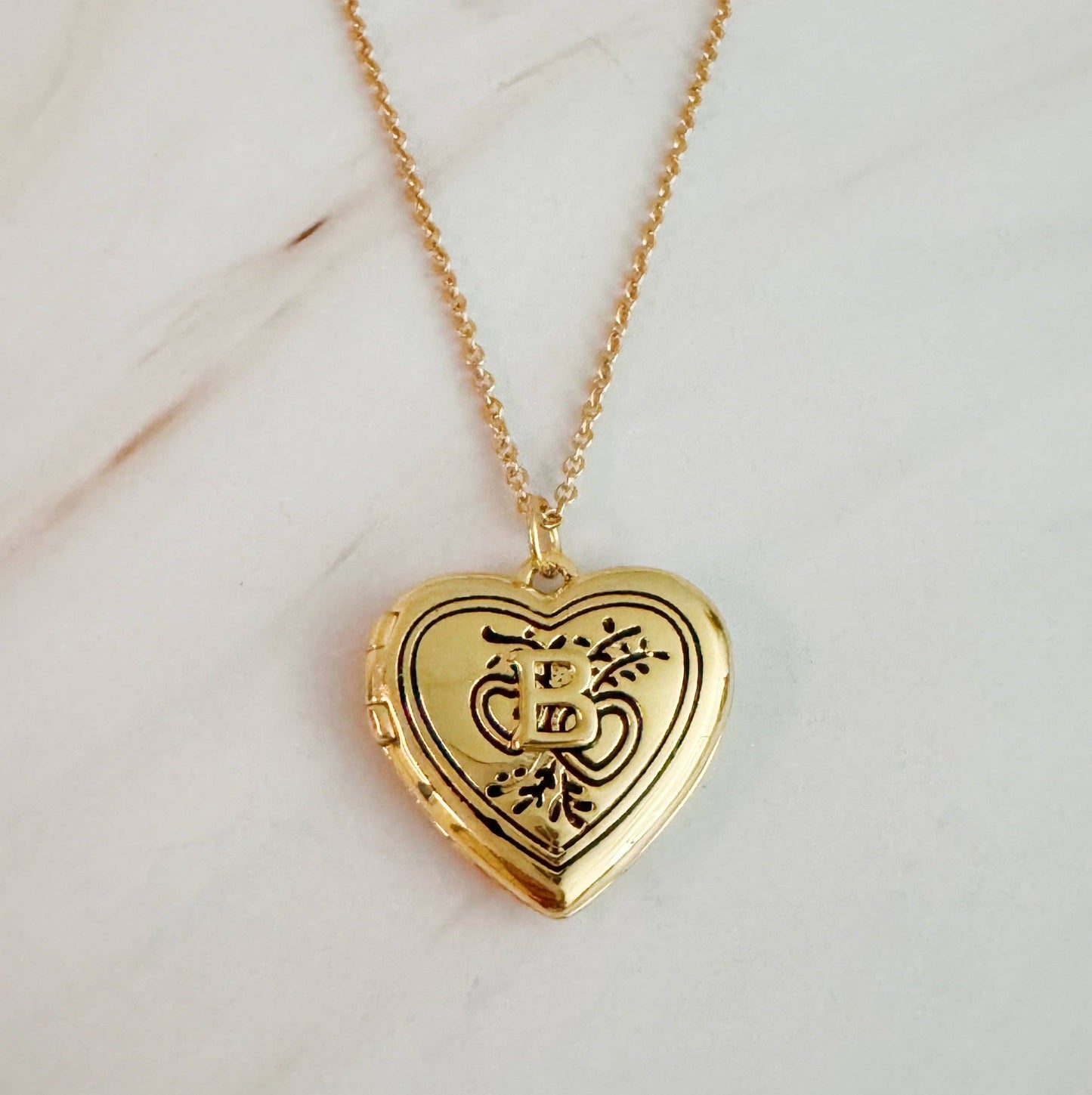 Nostalgic Heart Initial Open Locket Necklace: A
