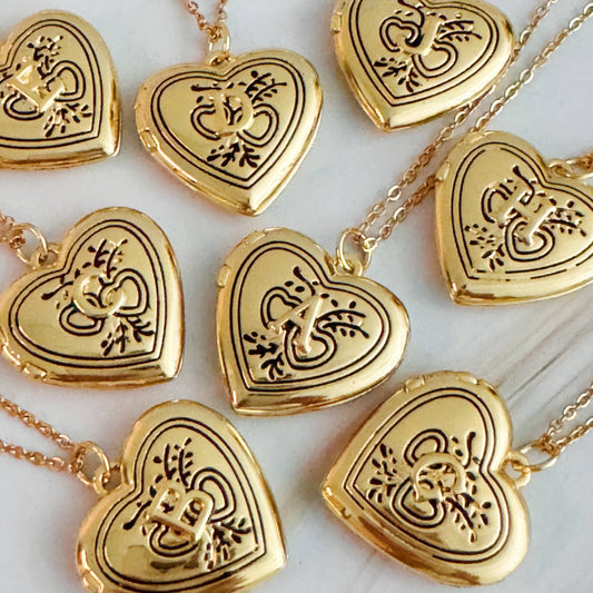 Nostalgic Heart Initial Open Locket Necklace: K