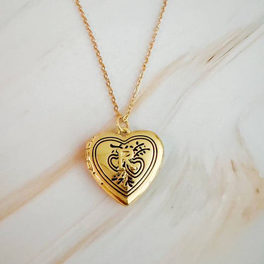 Nostalgic Heart Initial Open Locket Necklace: R