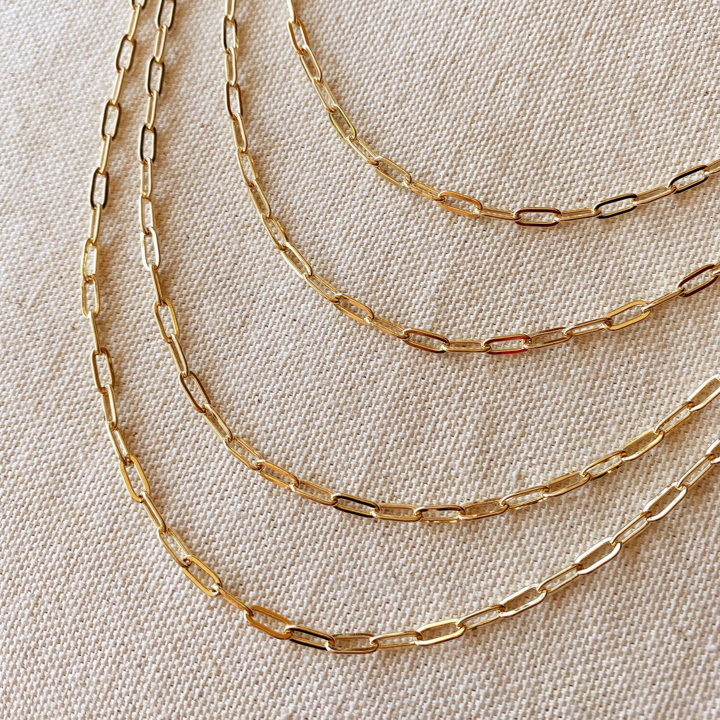 Chic Simplicity:18k Gold Filled 16-inch Short Link Paperclip Chain