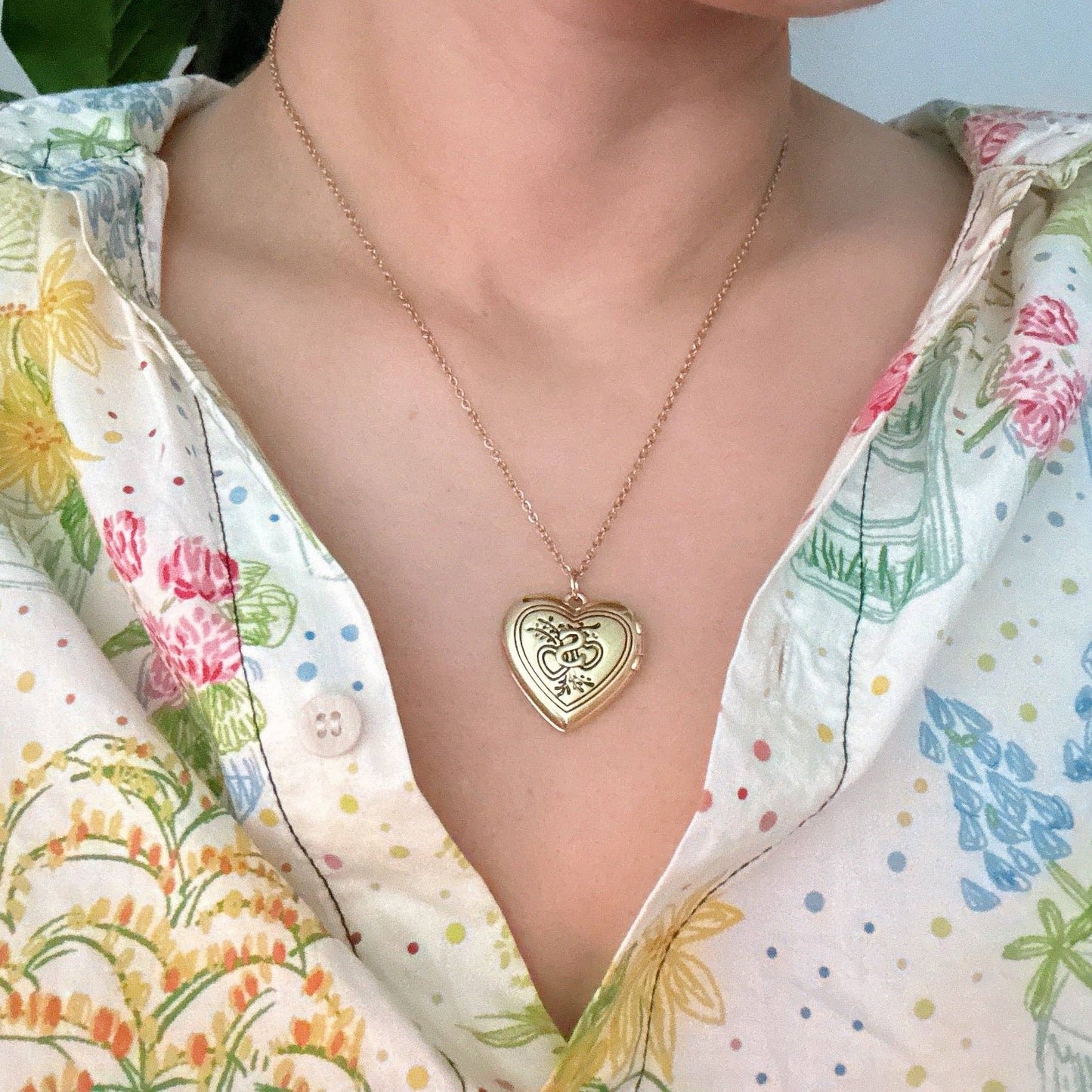 Nostalgic Heart Initial Open Locket Necklace: A