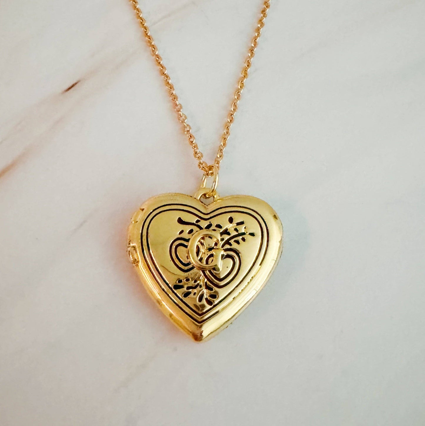 Nostalgic Heart Initial Open Locket Necklace: A